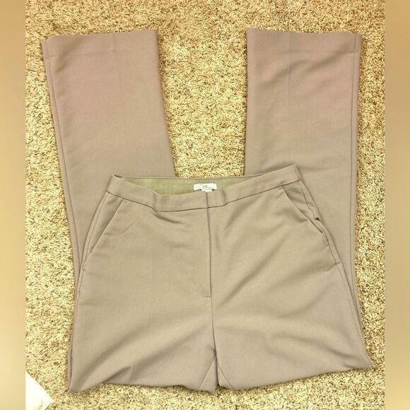 H&M Taupe Trousers w/wider leg at bottom, zip fly, pockets & elastic inside - Picture 5 of 12